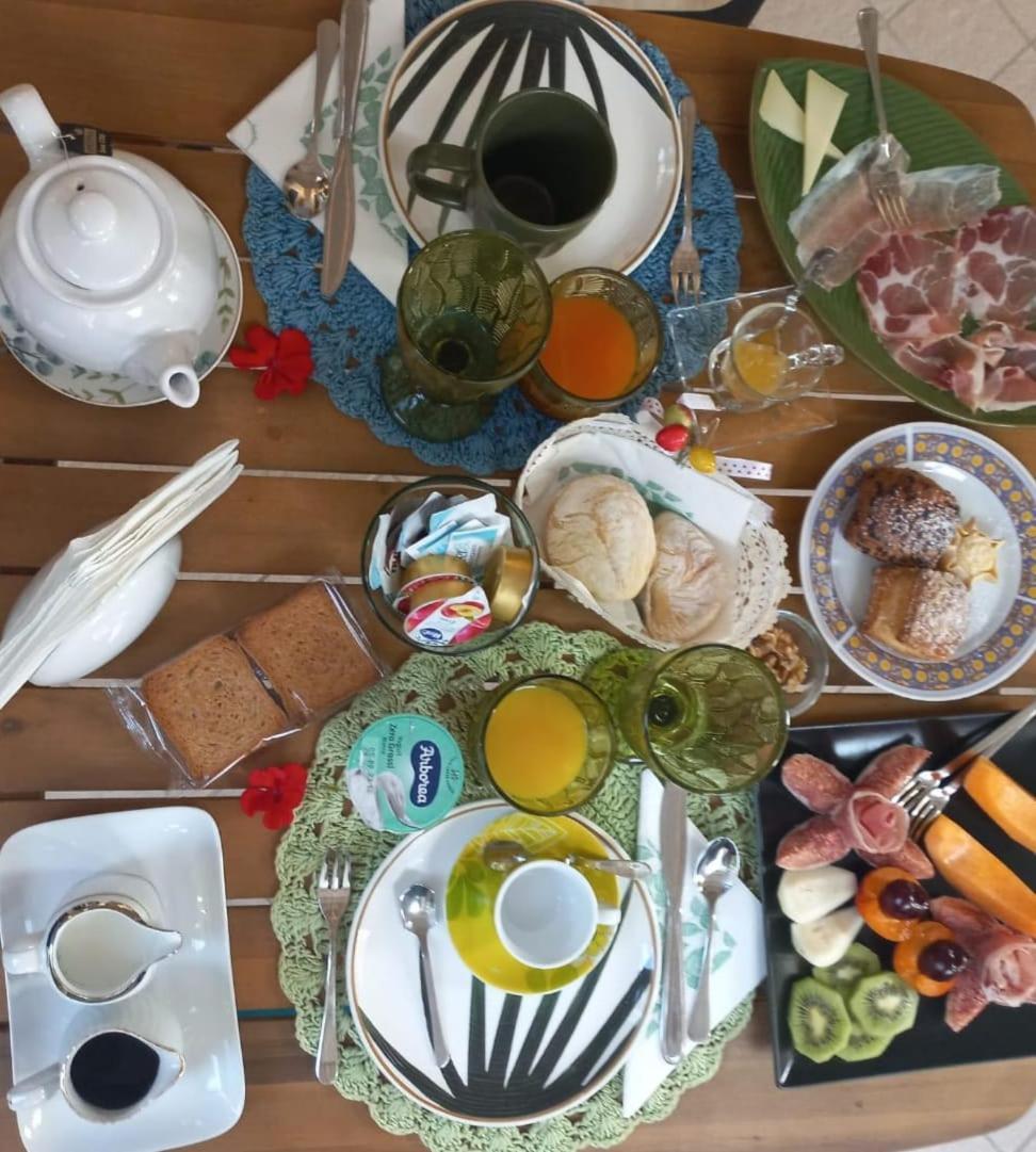 Domos Le Due Tuie Bed & Breakfast Piscinas Eksteriør bilde