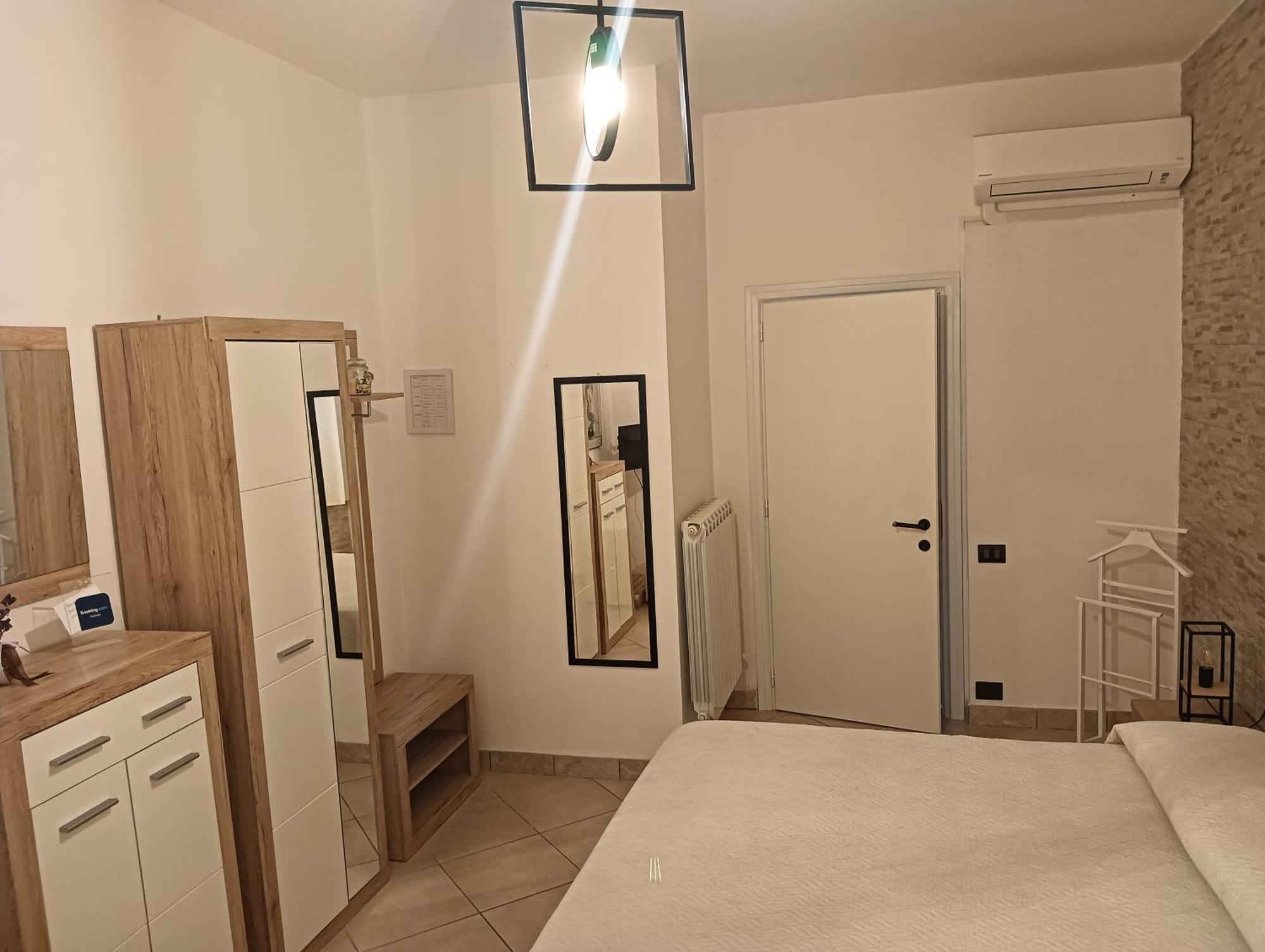 Domos Le Due Tuie Bed & Breakfast Piscinas Eksteriør bilde