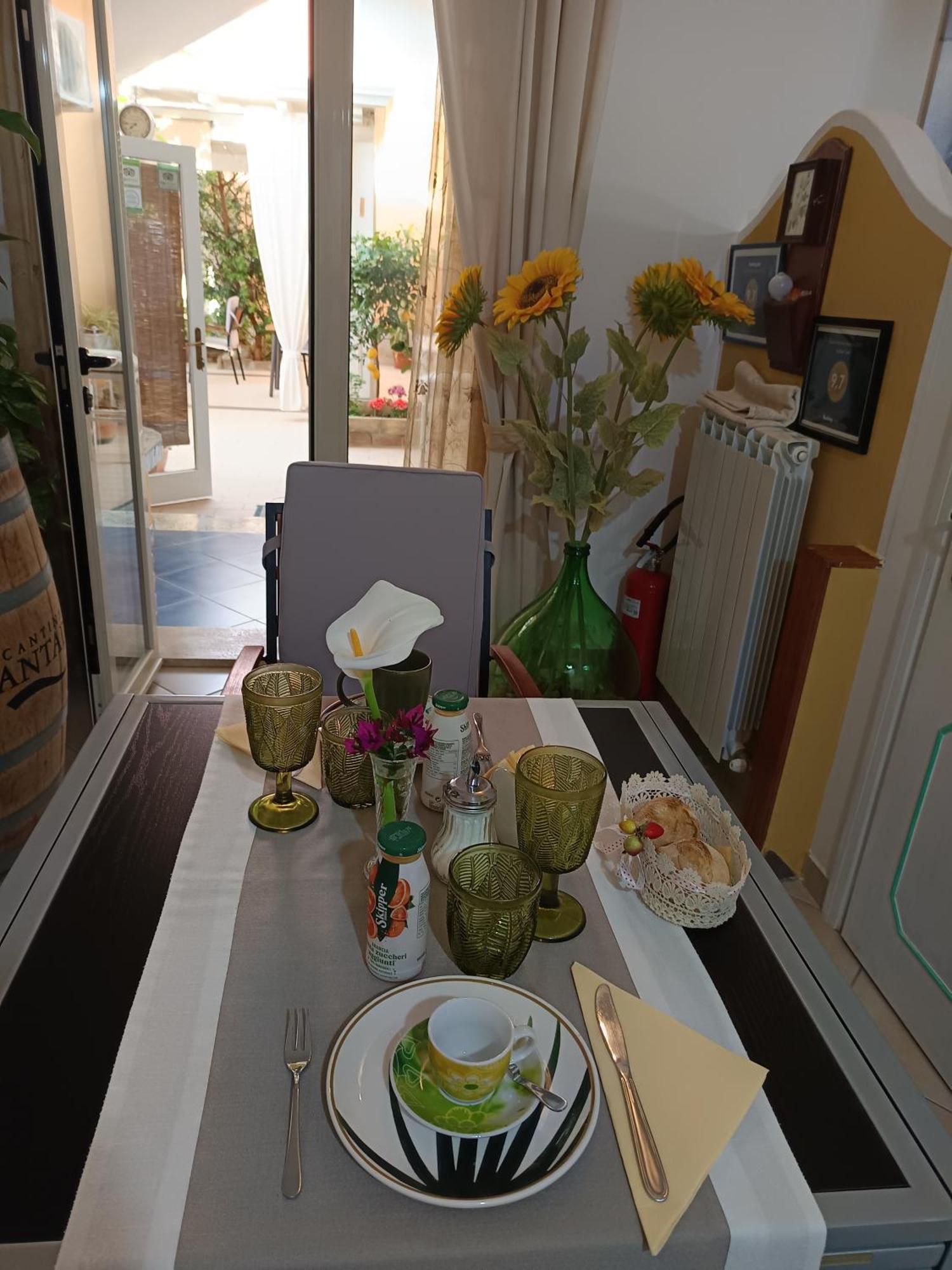 Domos Le Due Tuie Bed & Breakfast Piscinas Eksteriør bilde
