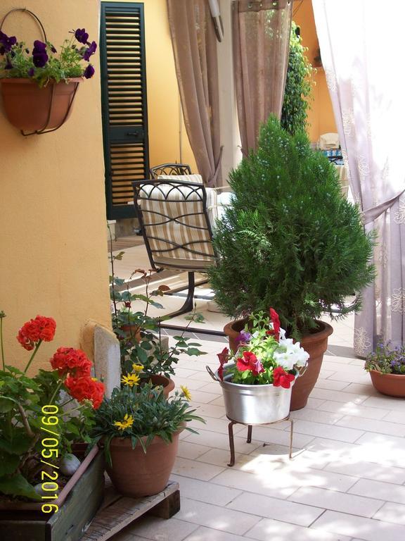 Domos Le Due Tuie Bed & Breakfast Piscinas Eksteriør bilde
