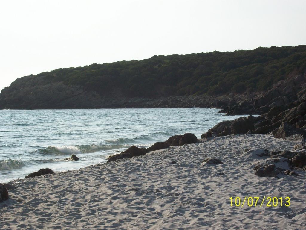 Domos Le Due Tuie Bed & Breakfast Piscinas Eksteriør bilde