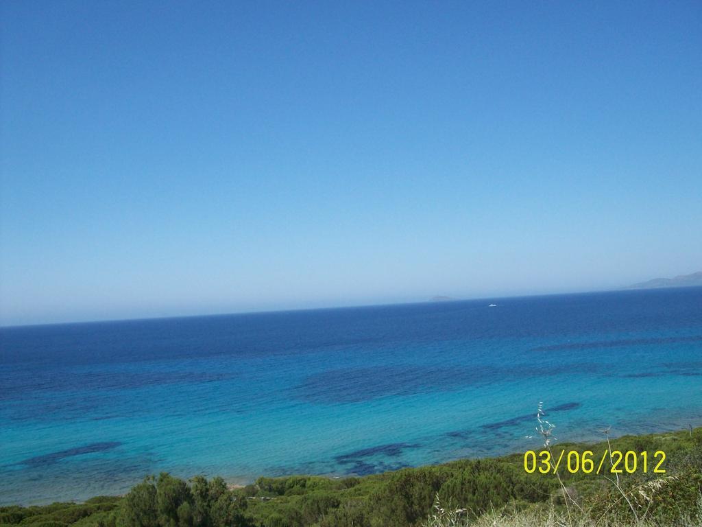 Domos Le Due Tuie Bed & Breakfast Piscinas Eksteriør bilde