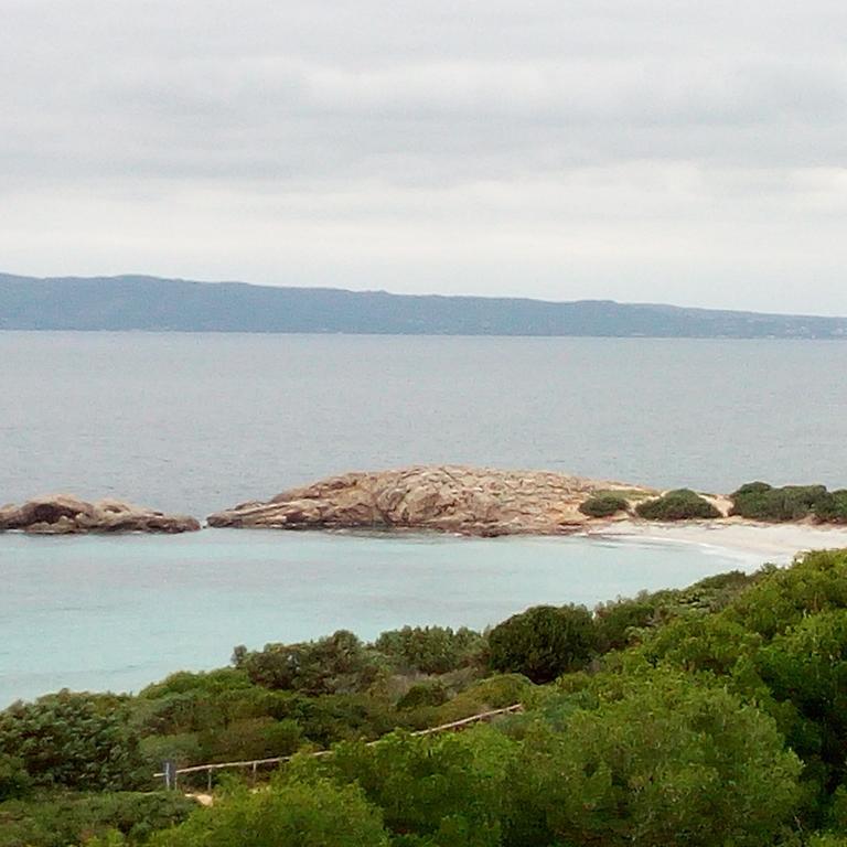 Domos Le Due Tuie Bed & Breakfast Piscinas Eksteriør bilde