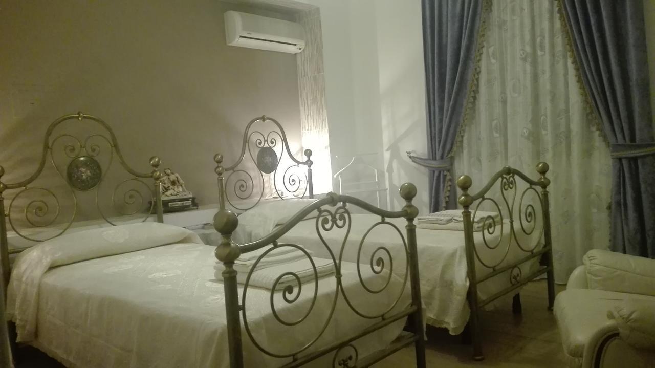 Domos Le Due Tuie Bed & Breakfast Piscinas Eksteriør bilde