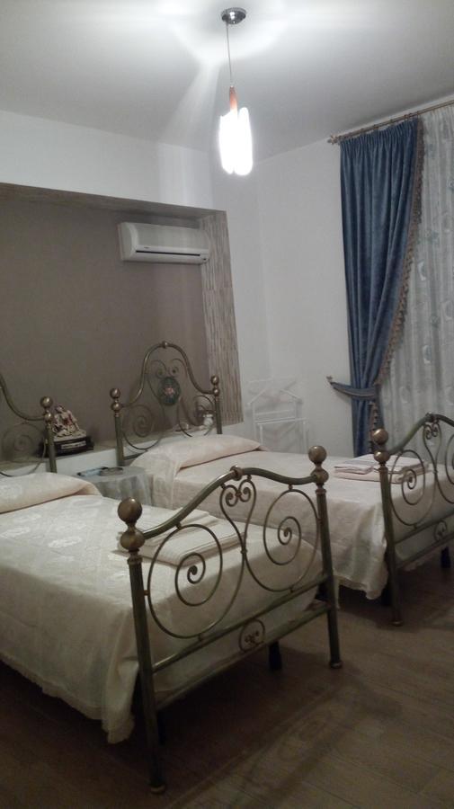 Domos Le Due Tuie Bed & Breakfast Piscinas Eksteriør bilde